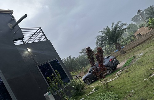 Nungua Villa | Genk FarmhousenCozy mountain hideaway