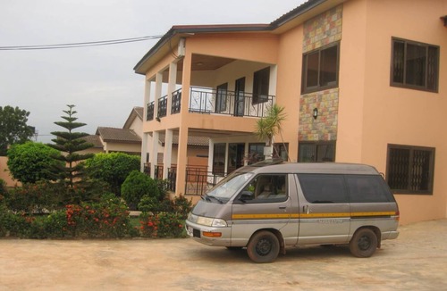 Adenta House | Ghouse - Ideal For Friends family And Corporate