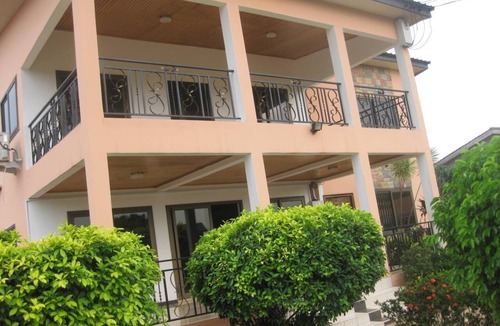 Adenta House | Ghouse - Ideal For Friends family And Corporate