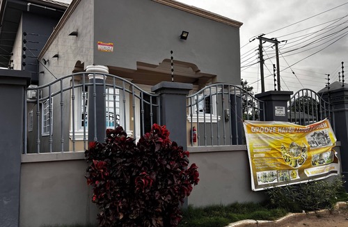 Accra House | Groove Haven Lodge with Solar. Kasoa Ghana