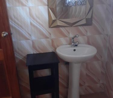 Cape Coast Hotel | Hans Cottage Botel