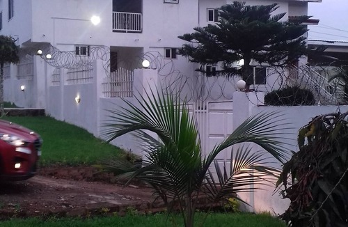 Aburi Bed & Breakfast | HighLander Guest House