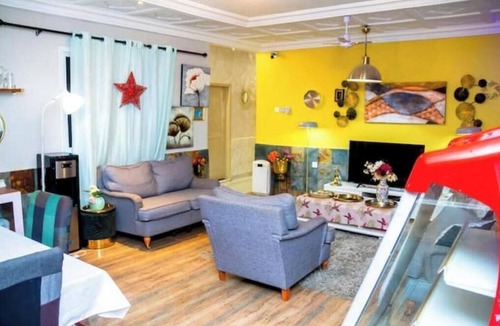 Koforidua Bed & Breakfast | Home Away From Home - Calm & Stylish Retreat for a Relaxing Stay