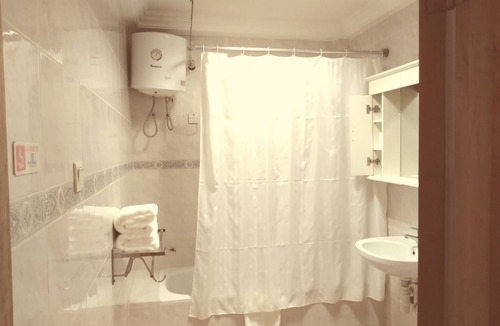 Nungua Hotel | Hotel Marjorie 'Y'