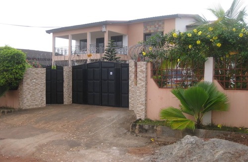 Adenta House | Ideal For Friends , Family And Corporate Let. Home Away From Home