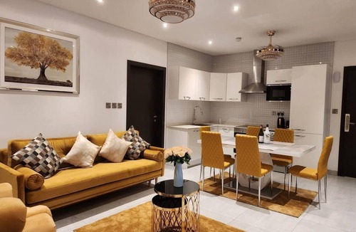 East Legon Apartment | Impeccable & Cozy Gem-5 star Location - Pools, Gym