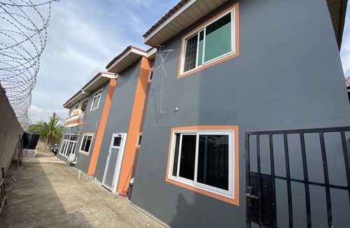 Nungua House | Jacuzzi Penthouse Suite