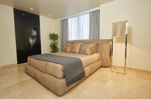 Accra Hotel | Kwarleyz Residence