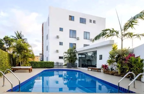 East Legon Apartment | Legacy Unit - Central Yet Serene - Pool & Fast WiFi