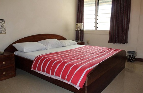 Cape Coast House | Loreto Palm Villa: 17 en-suite AC rooms with on-site restaurant