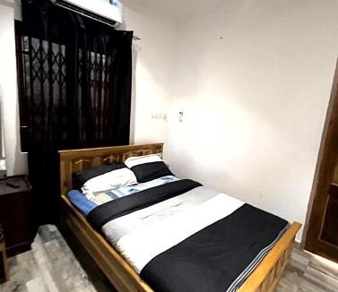 Nopendaw House | Lovely 5-Bed House Getaway Duplex in Accra