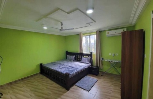 Pokuase Apartment | Lovely Exctv Apartment with Water Heater @Pokuasi