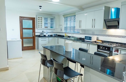 Tema House | Lovely/Spacious 4BDR Solar Powered House With CCTV & Wi-Fi at Tema, Community 25