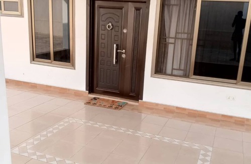 Accra Villa | Lovely spacious family sized Villa situated 2 minutes to Achimota Mall