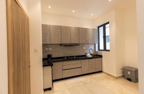 Ogbodjo House | Luxurious, smart 4BD with pool and 24/7 concierge