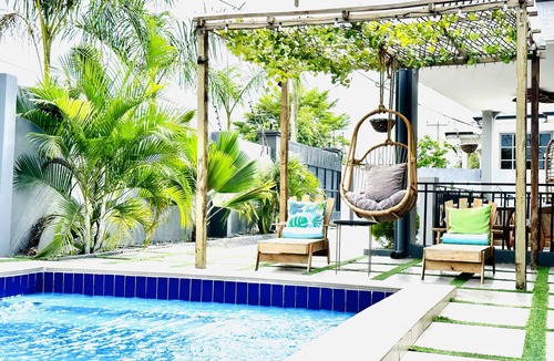 Adenta House | Luxurious Villa With Private Pool, Hot Tub and Bar