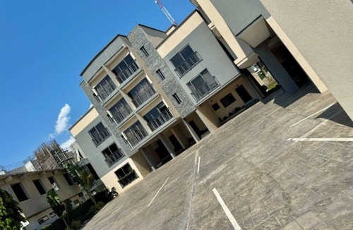 Labone Apartment | Luxury 1-bedroom apartment with WiFi, AC in welcoming Accra