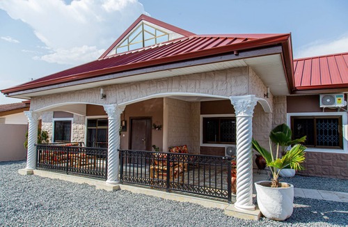 Nungua House | Luxury 2 Bedroom House @ Tema Community 3