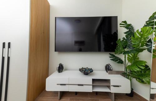Dzorwulu Apartment | Luxury Home Airport Res Area 8 mins Accra Int Airport