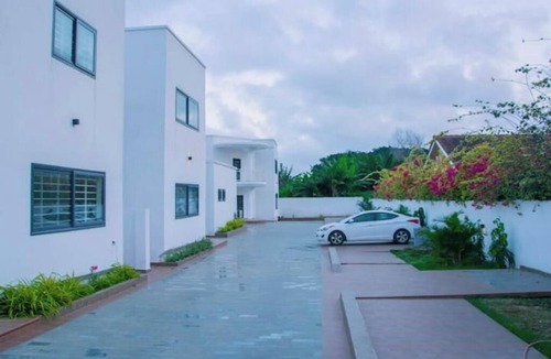 East Legon Apartment | Luxury in East Legon-4bed All-Ensuite with pool