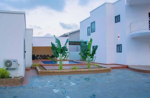 East Legon Apartment | Luxury in East Legon-4bed All-Ensuite with pool