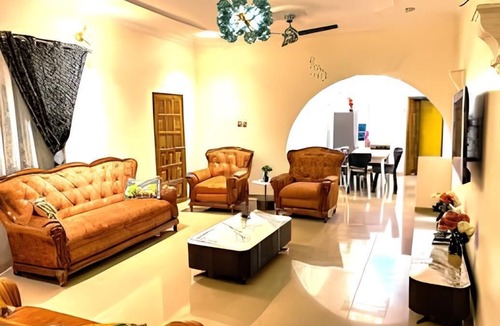 Osu Klottey House | Maryluxe Stays, Fully furnished 6-bedroom house in West hills - Accra Ghana