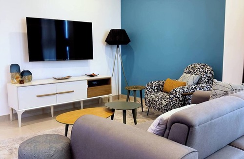 Osu Apartment | Modern 2BR Apartment in Cantonments with Pool, Gym & Rooftop Lounge