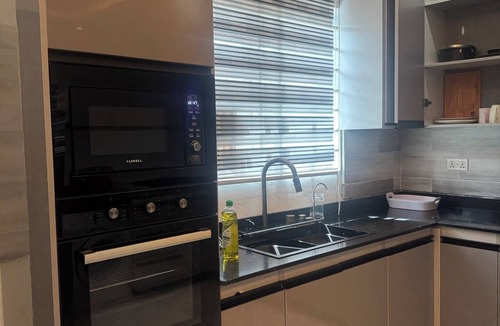 Accra House | Modern 3BR En-Suite Home + Wi-Fi,Near Airport