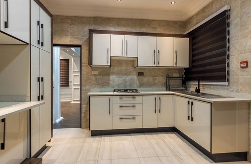 Tesano House | Modern Serenity: 3-Bedroom Haven Surrounded by Nature and Space