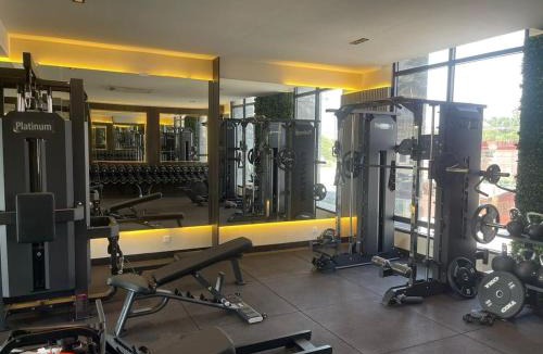 Dzorwulu Apartment | Modern Studio 10 min to Airport Pool & Gym