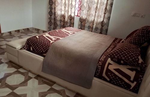 Roman Ridge Bed & Breakfast | Modest and spacious room