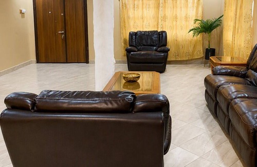 Kumasi House | NaMaé Luxe STAY. RELAX. EXPERIENCE LUXURY.