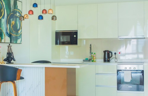 Roman Ridge Apartment | Nova Apartments Luxury One bedroom