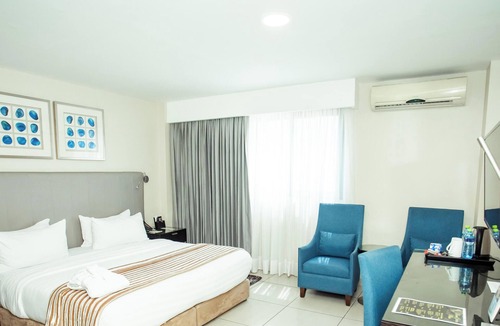 Teshie Hotel | Oak Plaza Hotel East Airport