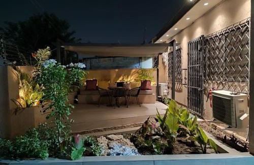 Nungua House | Oheneba Tema - Luxury Hot -Tub Retreat with Wi-Fi