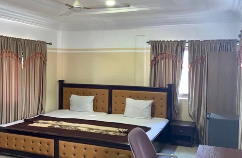 Accra Hotel | Onayaa Hotel