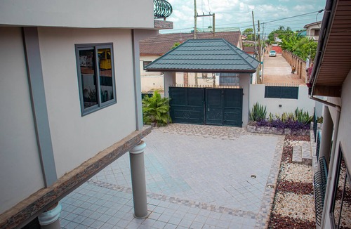 Accra House | One of a kind 3 bedroom home with a 20% discount on all bookings