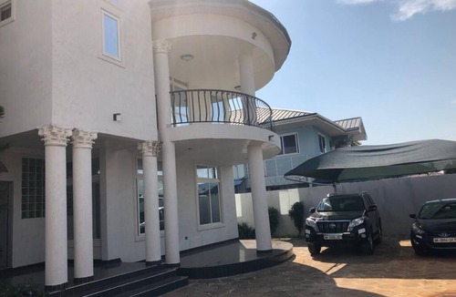 Teshie House | Palatial & Comfy Family Home at East Airport