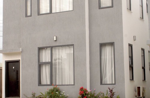 Labone House | Peaceful 3-bedroom building with AC in vibrant Accra