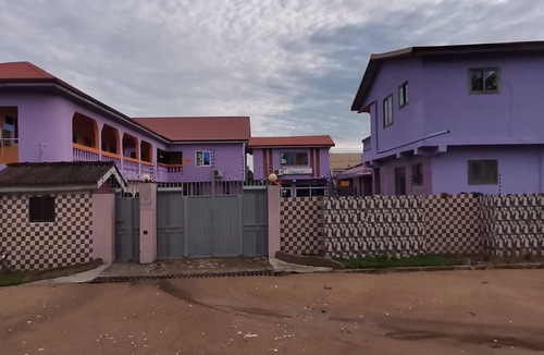 Ngleshi Amanfro House | Peemens Guesthouse