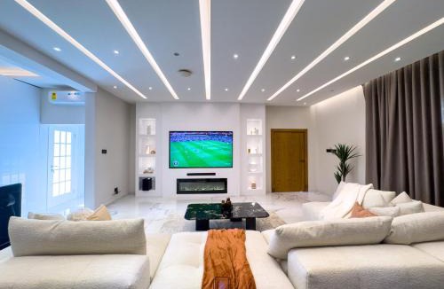 Agbogba Apartment | PENTHOUSE at THE ROSEDALE