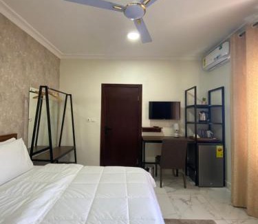 Kweiman Hotel | Post Ridge Hotel