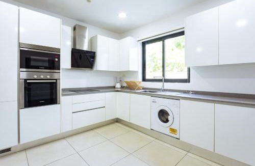 Osu Apartment | Premium One Bedroom Seaview Space Available