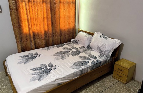 Accra Hotel | QUEEN PLAZA HOTEL