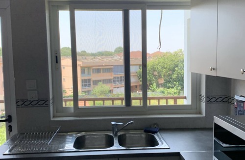 Cantonments House | Right in the center of Accra.
