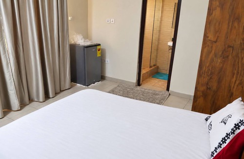 Nungua Apartment | Room in Dodowa with AC WiFi DSTV Kitchen