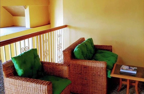 Nungua House | Room-renajoe Exclusive Guesthouse Tema C