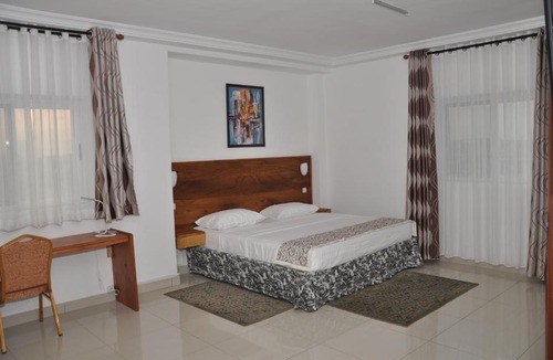 Lome Apartment | Rosalie's Suites