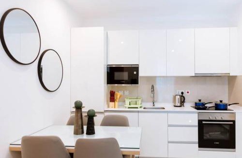 Roman Ridge Apartment | Royal Luxury Home