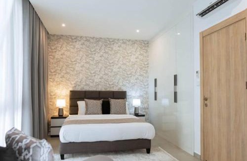Roman Ridge Apartment | Royal Luxury Home